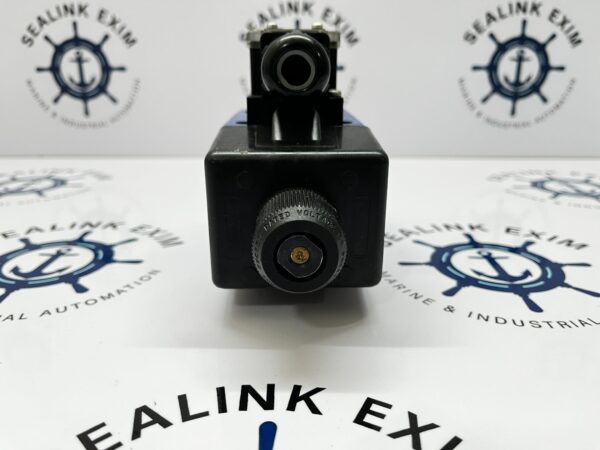 REXROTH R900952039 DIRECTIONAL CONTROL VALVE 4WE10D40/CW110N9DL